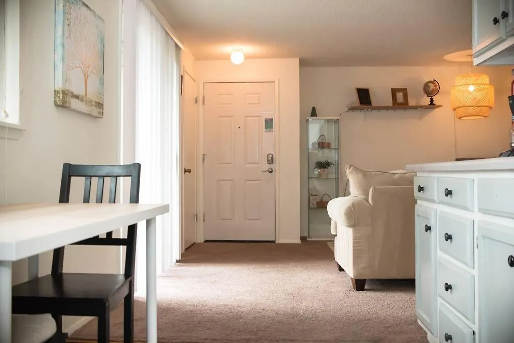 Contemporary, Marine 2Bd/1Ba Apartment C In Kent