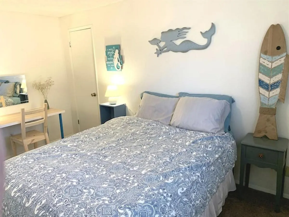 Contemporary, Marine 2Bd/1Ba Apartment C In Kent