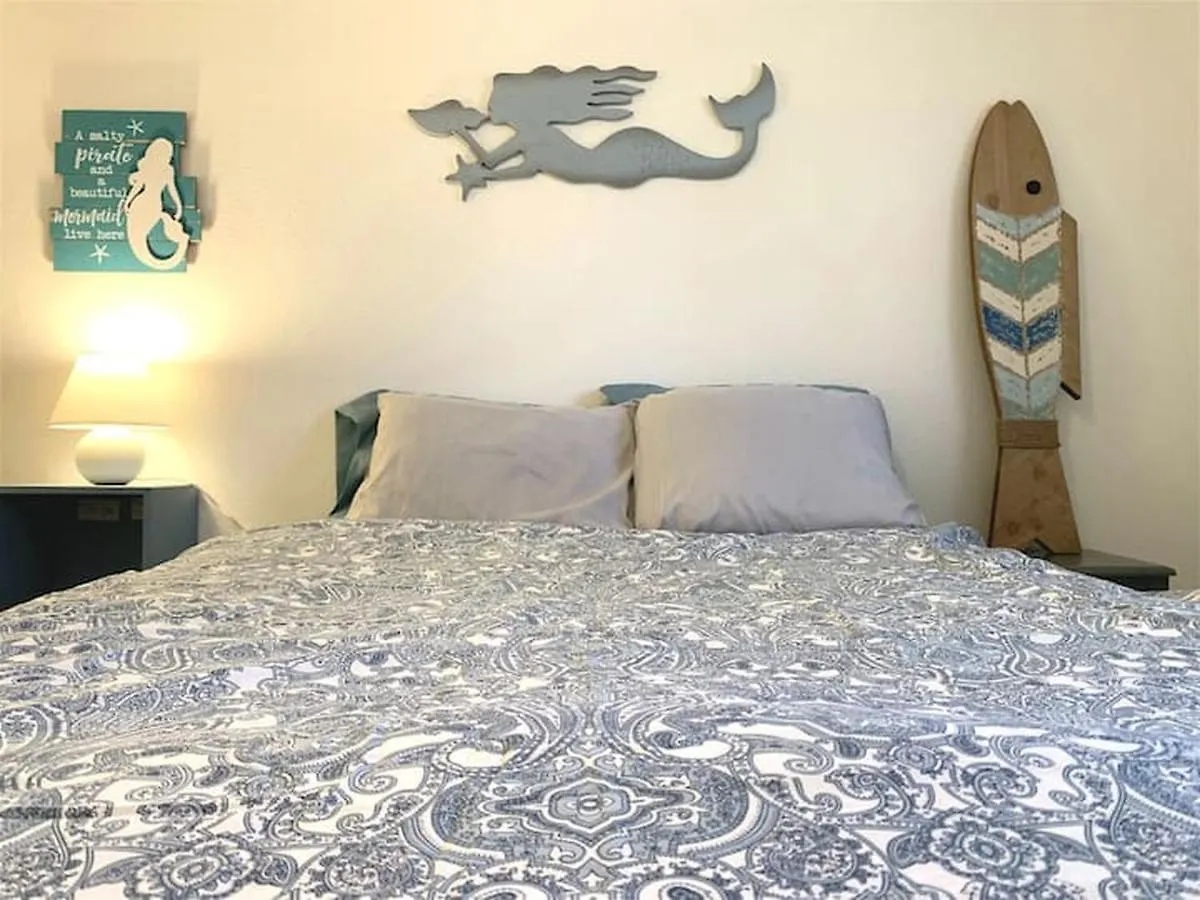 Contemporary, Marine 2Bd/1Ba Apartment C In Kent