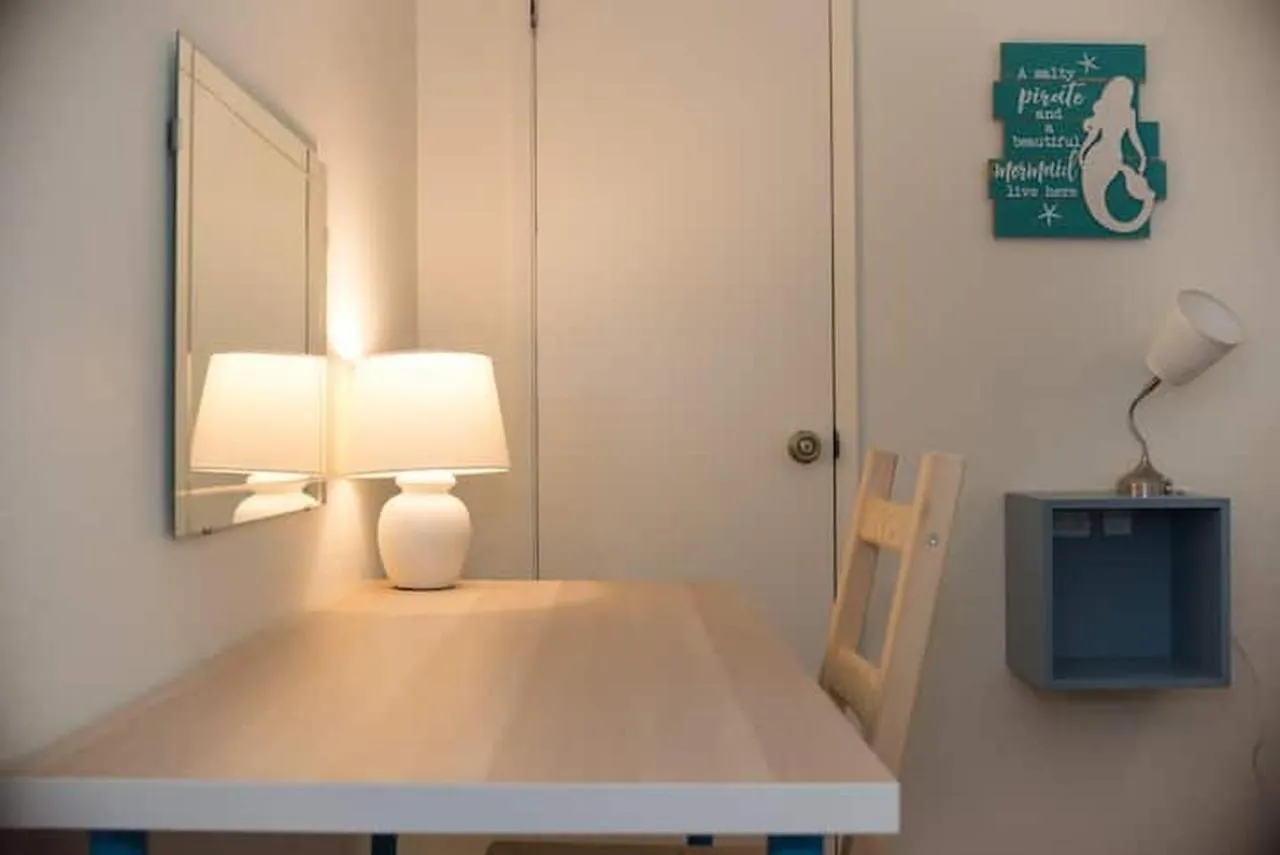 Contemporary, Marine 2Bd/1Ba Apartment C In Kent 0*,